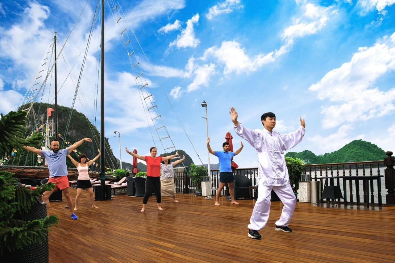 Alisa Cruise Halong Hotel Ха Лонг Екстериор снимка